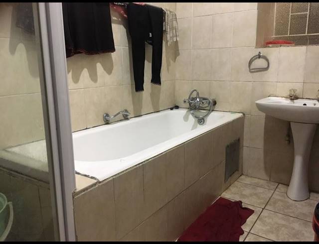 3 BEDROOM APARTMENT FOR SALE IN MUCKLENEUK